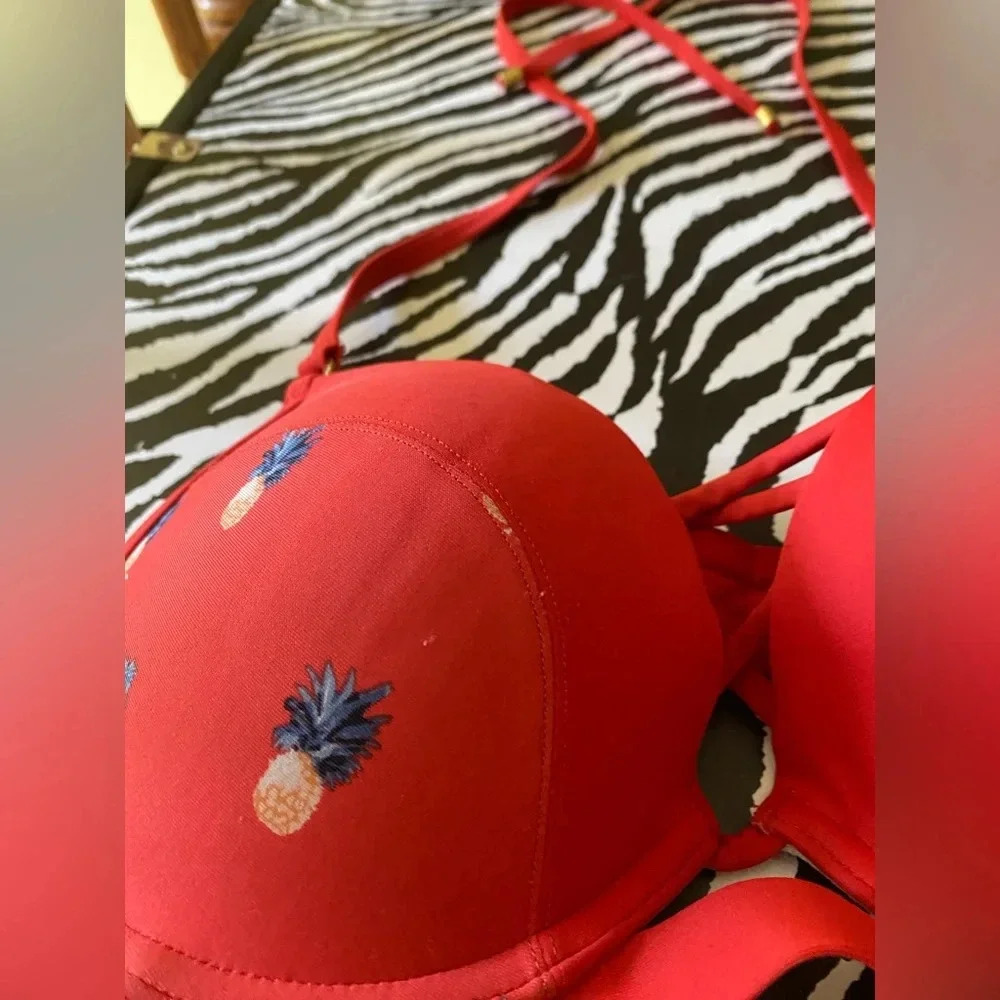 Abercrombie & Fitch Swim Red Pineapple Print Bikini top 36B - Picture 3 of 8